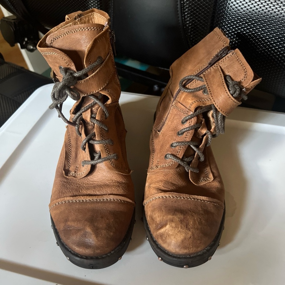 Men's Brown Leather Boots Mousse And Cloude Size 8.5 Lace Up Ankle Boots